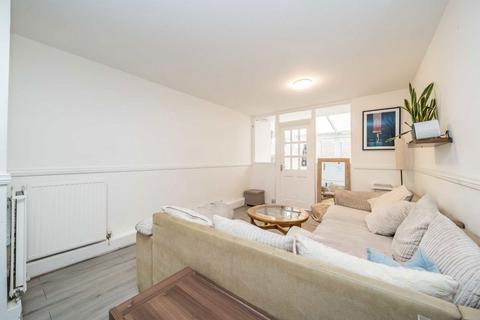 3 bedroom flat for sale, Old Ford Road, London E3