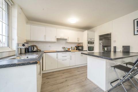 3 bedroom flat for sale, Old Ford Road, London E3