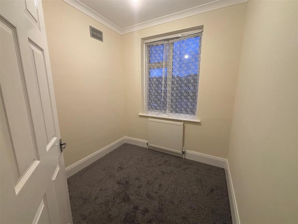 Bedroom 3.jpg