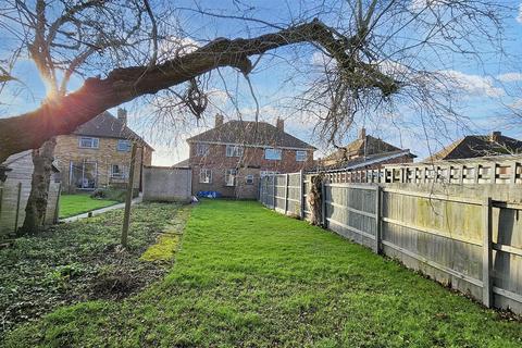 3 bedroom semi-detached house for sale, Queensgate Drive, Birstall