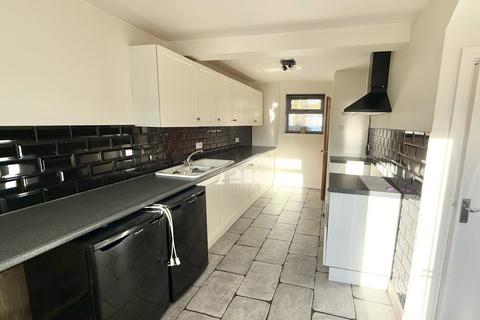 2 bedroom terraced house to rent, Sargent Avenue, South Shields