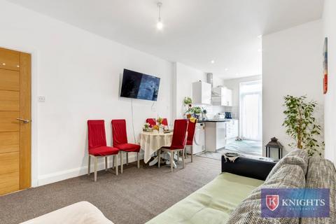 2 bedroom property for sale, Great Cambridge Road, London, N17