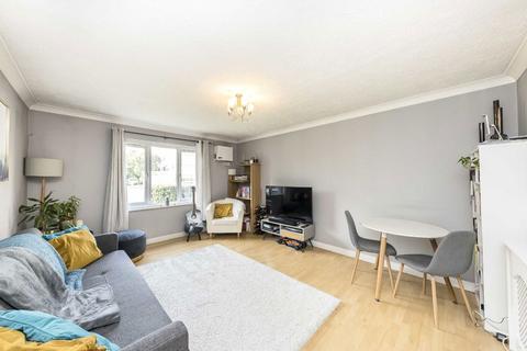 2 bedroom flat for sale, Rossetti Road, London SE16