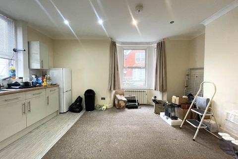 1 bedroom flat to rent, St Aubyns Road, Eastbourne,