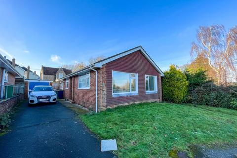 3 bedroom bungalow for sale, Norman Close, Battle, TN33