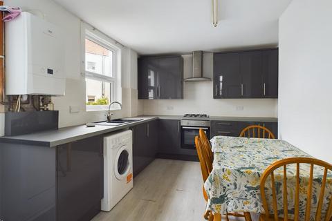 4 bedroom terraced house to rent, Bonchurch Road, Brighton