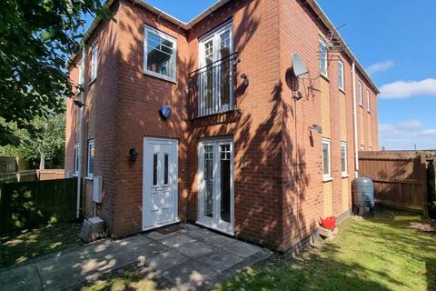 2 bedroom terraced house to rent, Clarence Street, Dudley