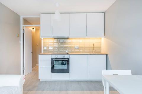 60 Fairlea Place, London, W5 1SP