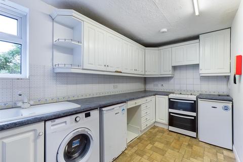 4 bedroom terraced house to rent, Milner Road, Brighton