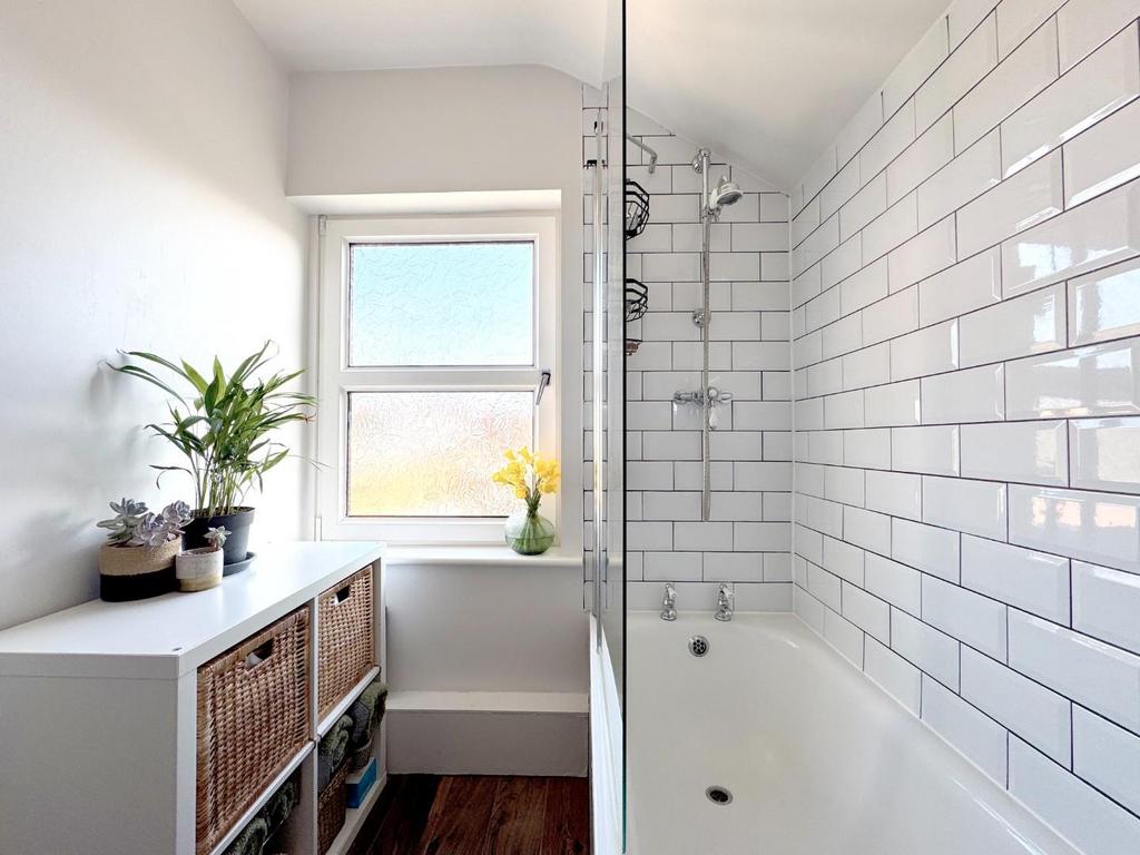 Bathroom image 3