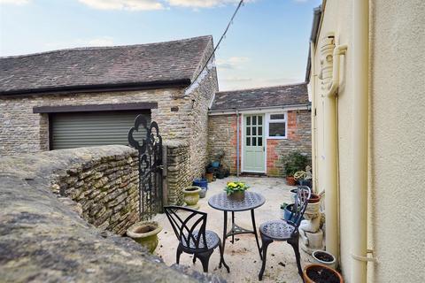 Sheilas Cottage High Street, Henstridge, Templecombe, BA8 0RA