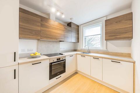 1 bedroom flat for sale, Blenheim Road, Raynes Park SW20