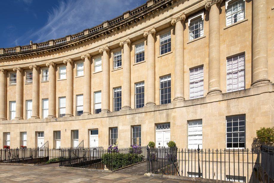 Royal-Crescent-Main-Landscape-hi-res 383390292 671