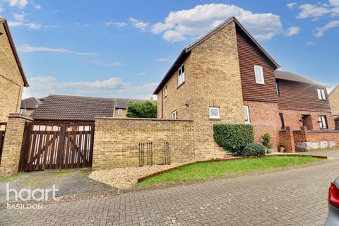 4 bedroom semi-detached house for sale, Rosecroft Close, Basildon