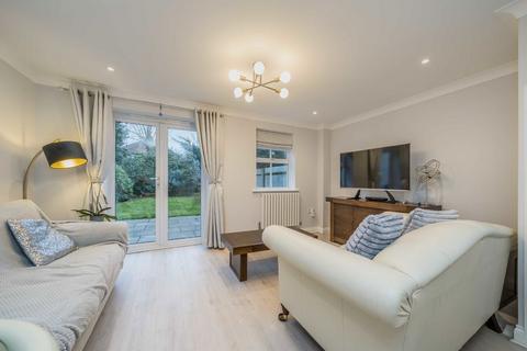 4 bedroom semi-detached house to rent, Bowater Gardens, Sunbury-On-Thames TW16