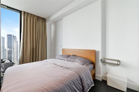 Studio to rent, Marsh Wall, London, E14