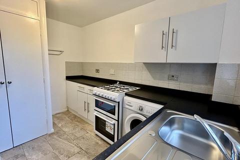 1 bedroom flat to rent, Cornmow Drive, London, NW10