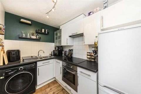 2 bedroom flat for sale, Rossetti Road, London SE16