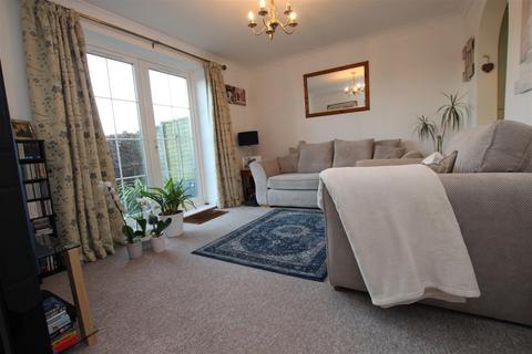 2 bedroom flat for sale, Hursley Road, Chandler's Ford, Eastleigh