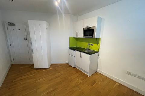 Flat to rent, Salisbury Road, Green Lanes, N4