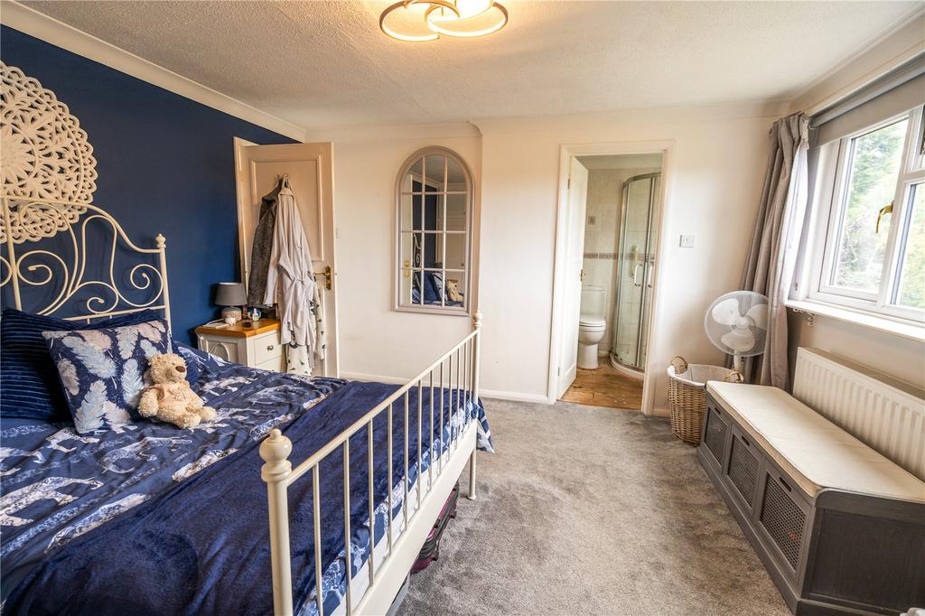 Bedroom 1 (2)