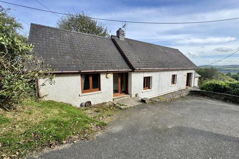 3 bedroom property with land for sale, Mydroilyn