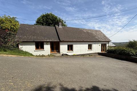 3 bedroom property with land for sale, Mydroilyn