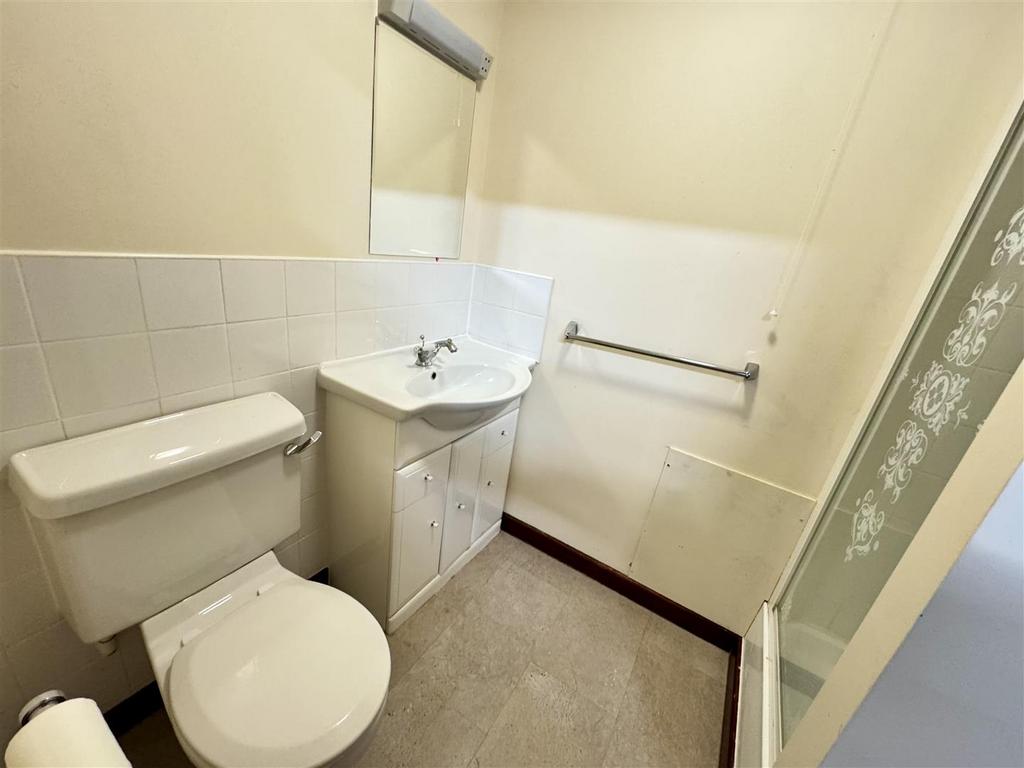 Ensuite shower room