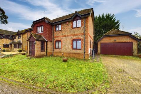 5 bedroom detached house for sale, Briarwood, Finchampstead, Wokingham, Berkshire, RG40