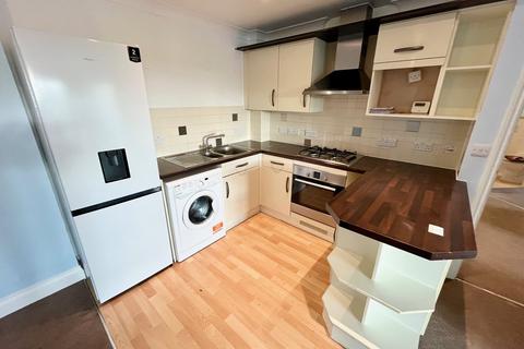 2 bedroom apartment to rent, Staines Road West, Ashford TW15