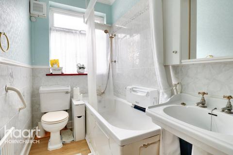 52 Randall Drive, Hornchurch, RM12 6TA