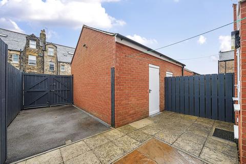 5 bedroom end of terrace house for sale, St. Marks Avenue, Harrogate, HG2