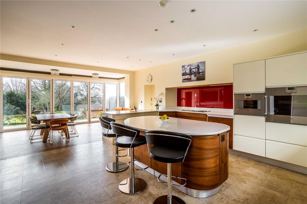 Kitchen/Breakfast Rm