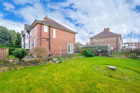 3 bedroom terraced house for sale, Britannia Road, Leeds, LS27