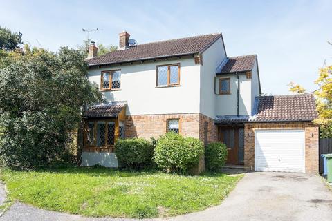 4 bedroom semi-detached house to rent, King Richard Drive, Bournemouth BH11