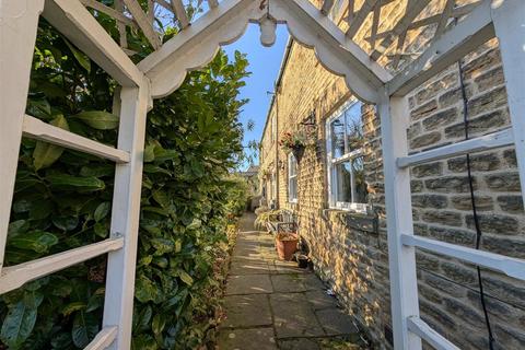 4 bedroom detached house for sale, Cemetery Road, Witton Le Wear