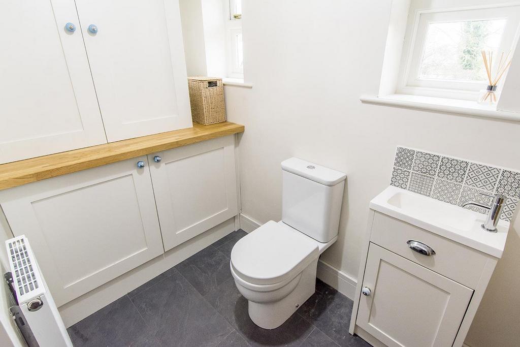 Cloakroom/WC