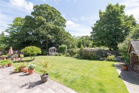 Acorns Westerfield Road, Westerfield, Ipswich, IP6 9AJ