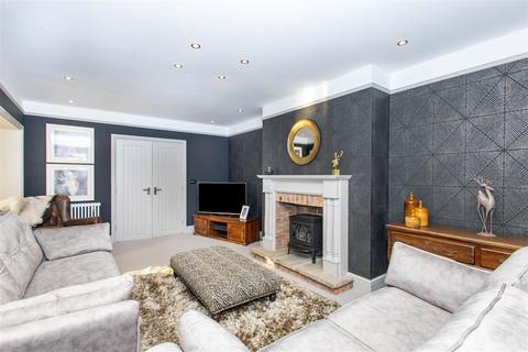 4 bedroom detached house for sale, Westway, Leeds LS25