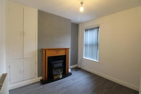 2 bedroom terraced house to rent, Vermont Crecent, Worthing street, Hull