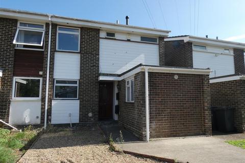 4 bedroom semi-detached house to rent, Ulcombe Gardens, Canterbury, CT2