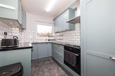 4 bedroom semi-detached house to rent, Ulcombe Gardens, Canterbury, CT2