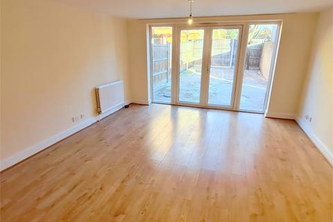 3 bedroom end of terrace house to rent, Pages Walk, Bermondsey, London,