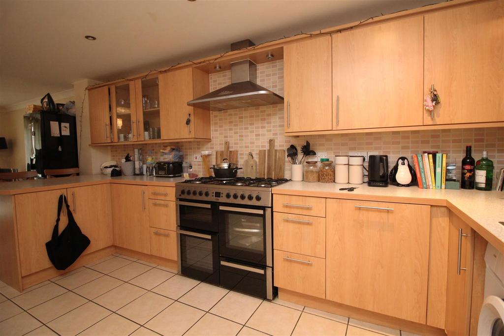 Kitchen 1.JPG