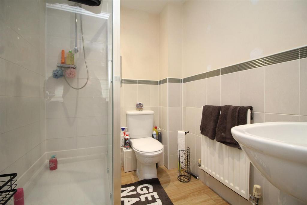 Ensuite.JPG