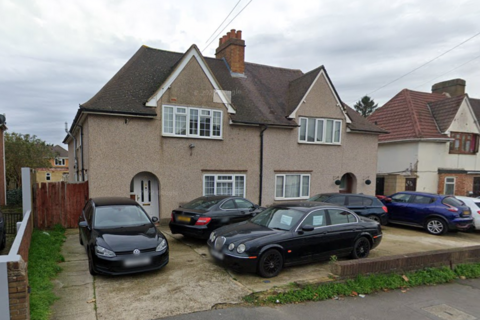 5 bedroom semi-detached house to rent, Stoke Poges Lane, Slough SL1