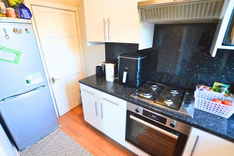 3 bedroom terraced house to rent, Norman Street, Kirkstall, Leeds LS5