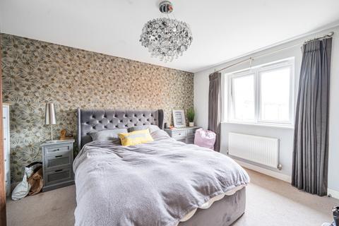 1 Vale Road, Bishops Cleeve, Cheltenham, GL52 8FJ