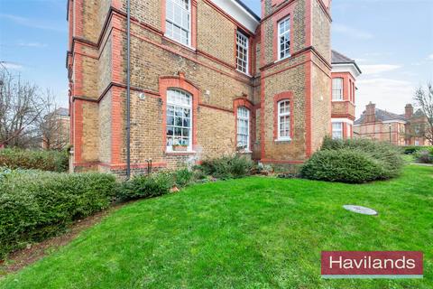 2 bedroom flat for sale, Tresilian Avenue, London