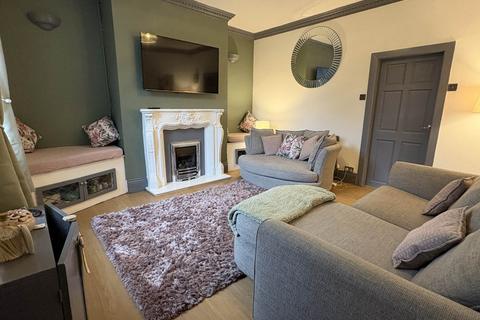 6 All Saints Close, Royton, Oldham, OL2 5RD